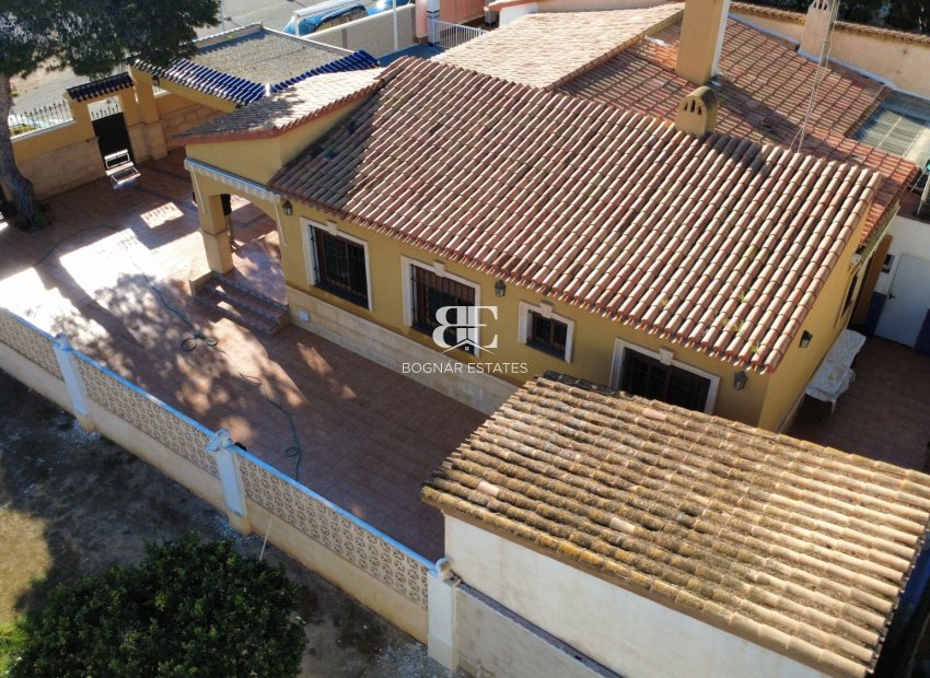 Resale - Villa -
Orihuela Costa - Punta Prima