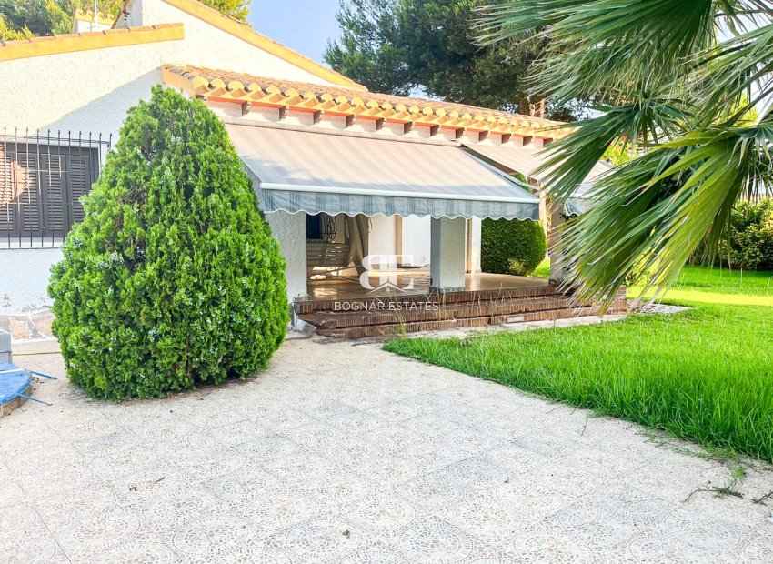 Resale - Villa -
Orihuela Costa - Punta Prima