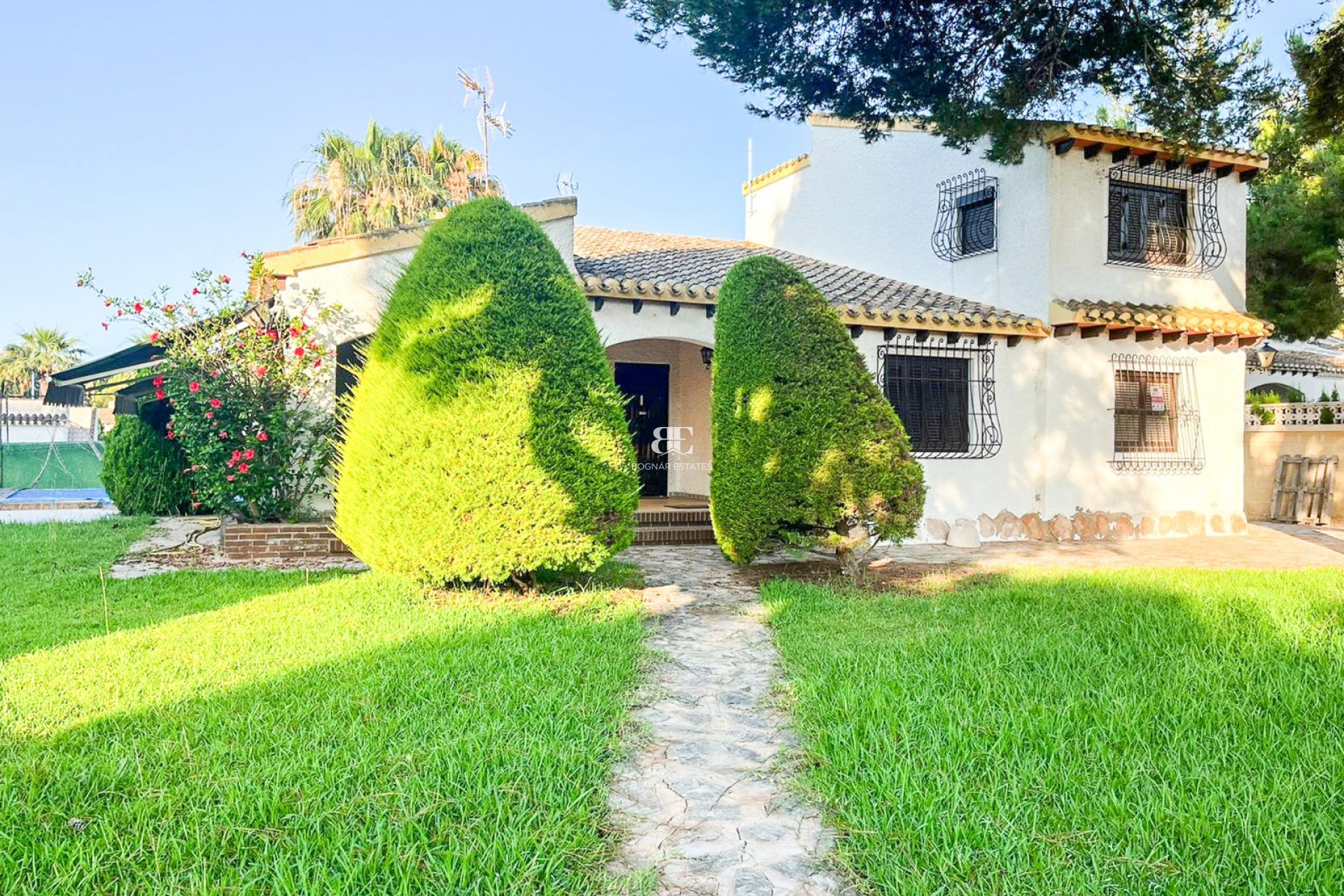 Resale - Villa -
Orihuela Costa - Punta Prima