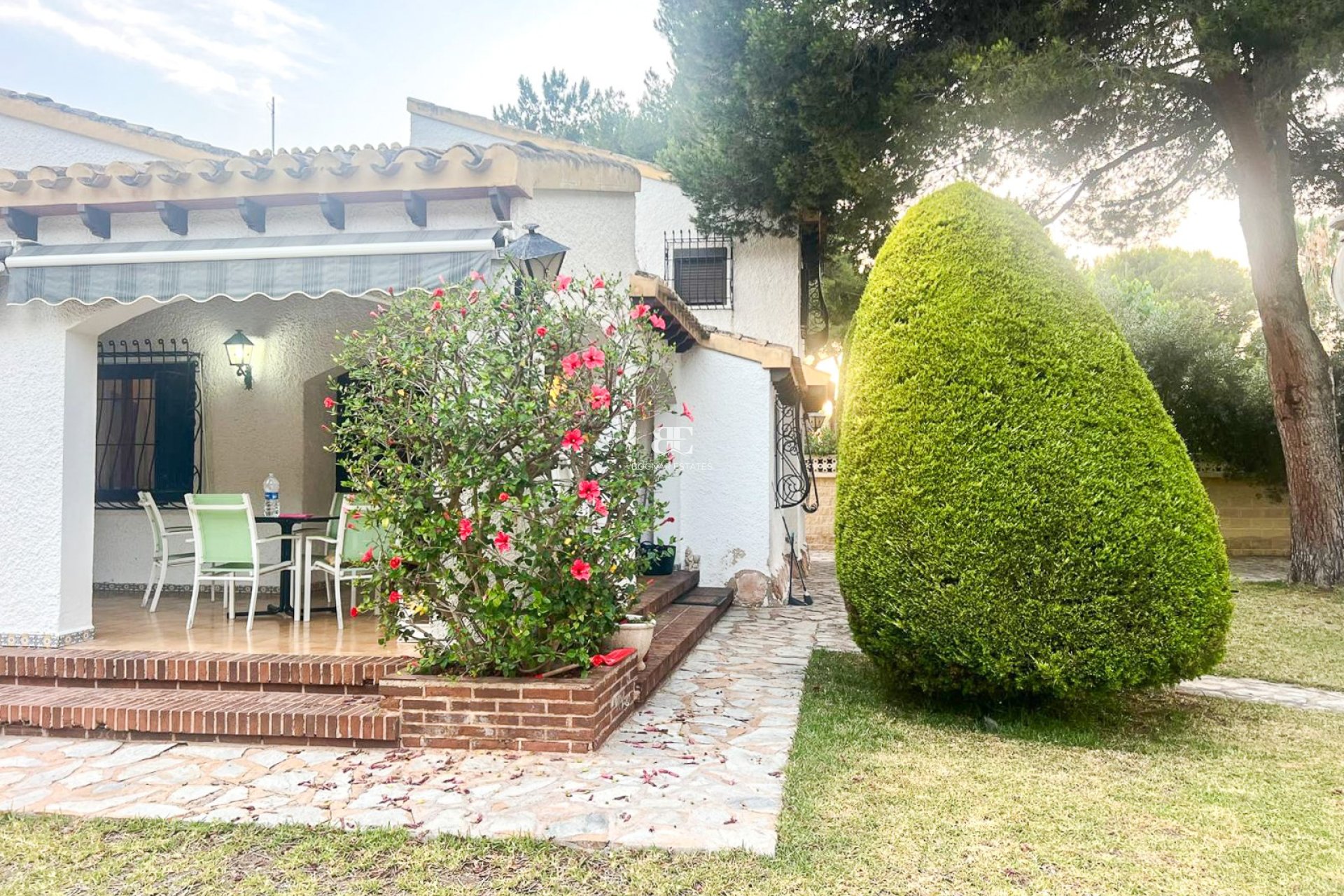 Resale - Villa -
Orihuela Costa - Punta Prima