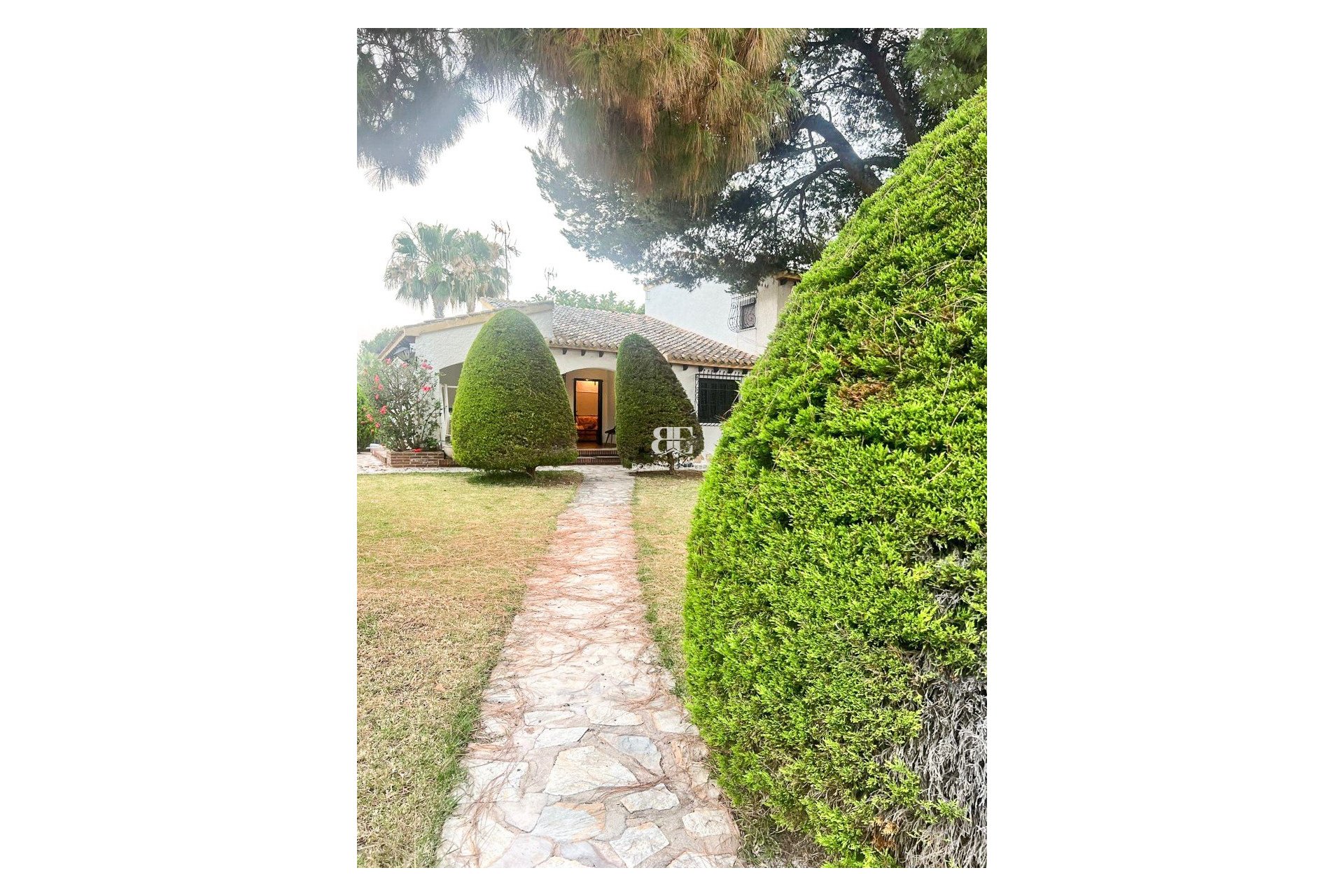 Resale - Villa -
Orihuela Costa - Punta Prima