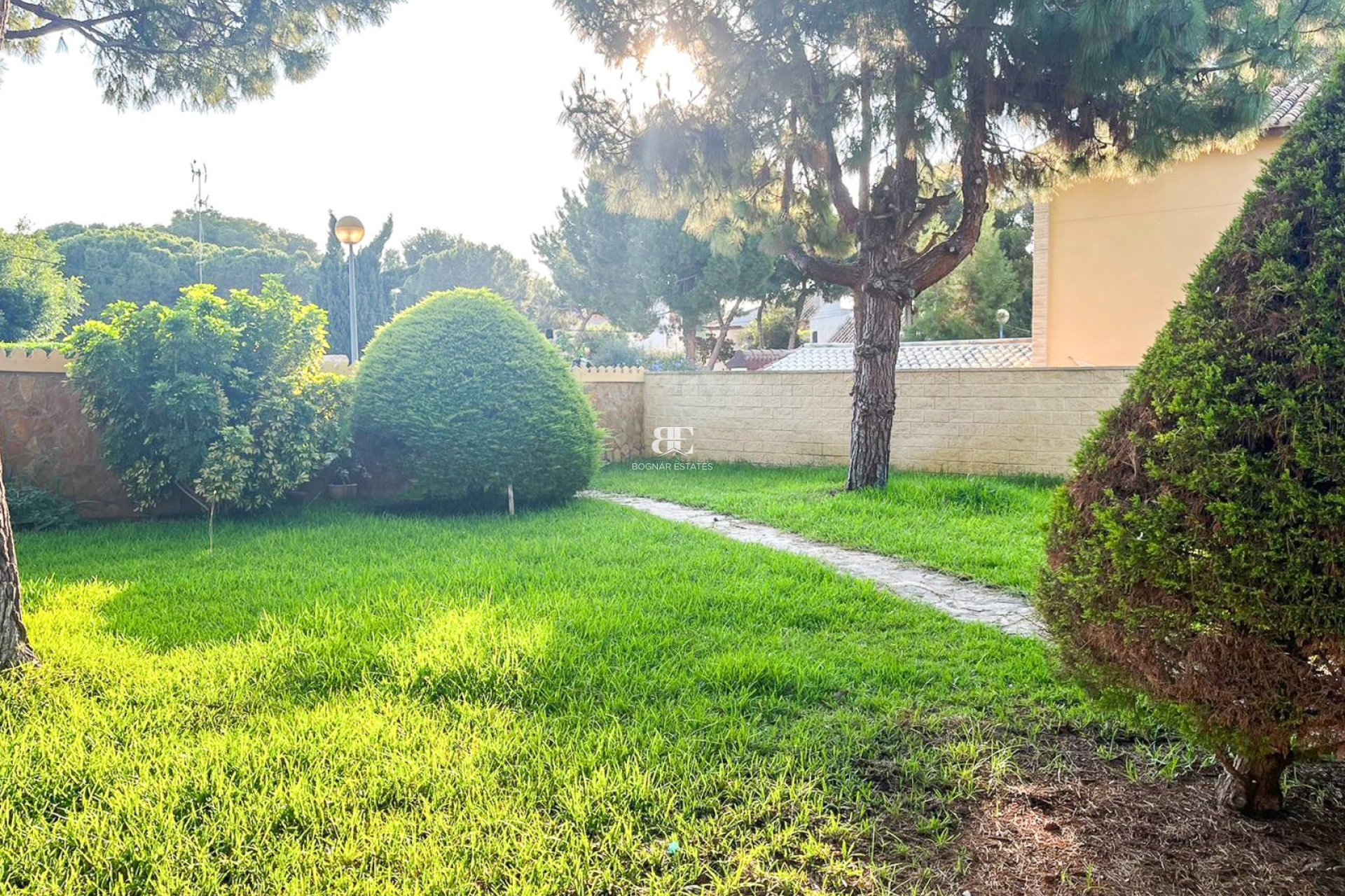 Resale - Villa -
Orihuela Costa - Punta Prima