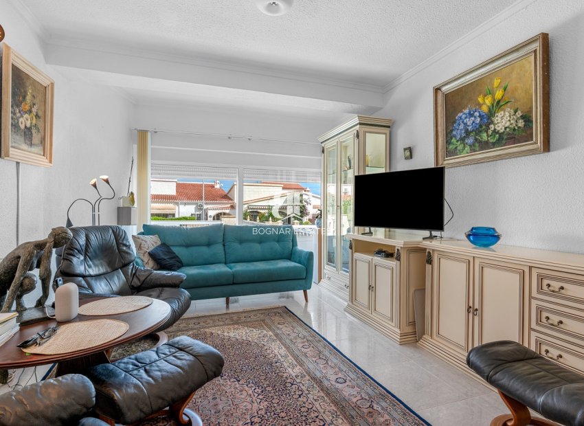 Resale - Villa -
Orihuela Costa - Punta Prima