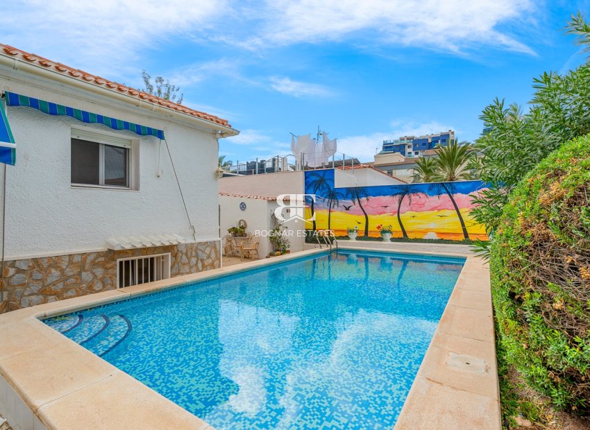 Resale - Villa -
Orihuela Costa - Punta Prima