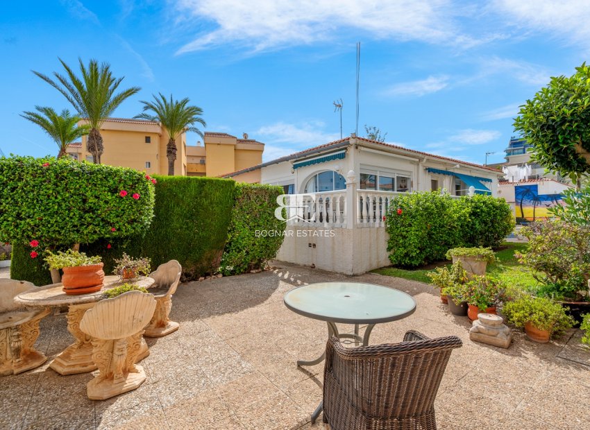 Resale - Villa -
Orihuela Costa - Punta Prima