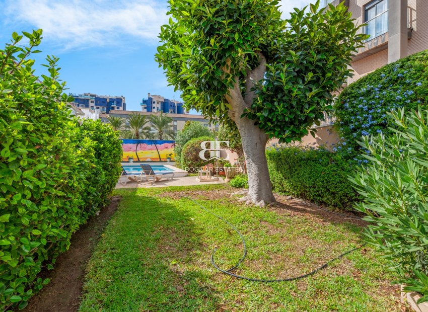 Resale - Villa -
Orihuela Costa - Punta Prima