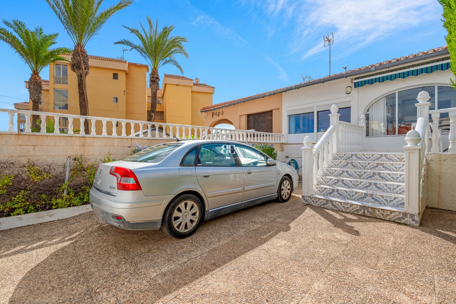Resale - Villa -
Orihuela Costa - Punta Prima