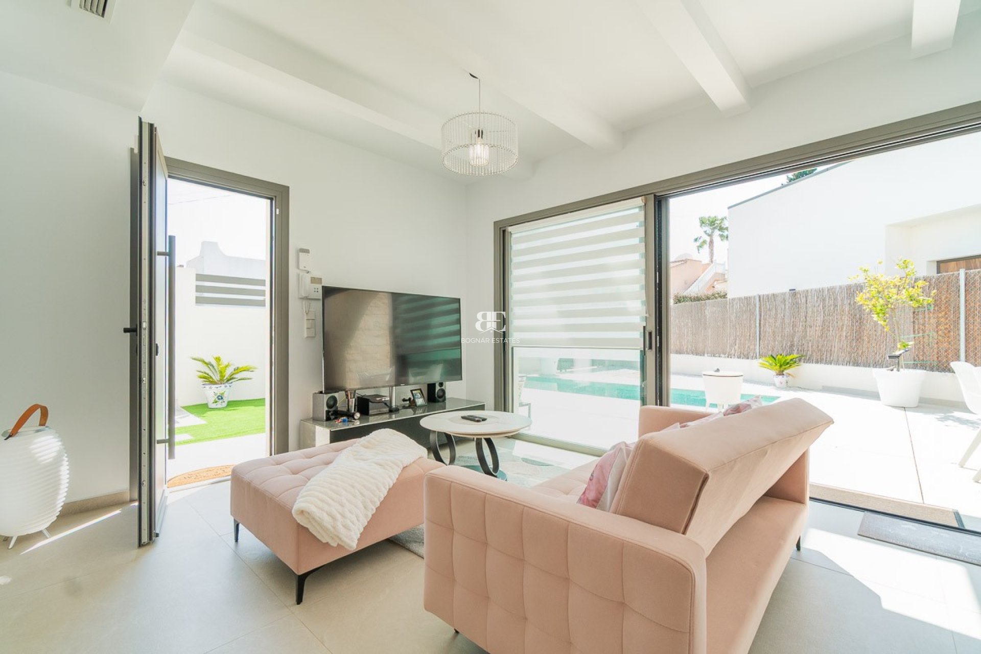 Resale - Villa -
Orihuela Costa - Villamartin Golf