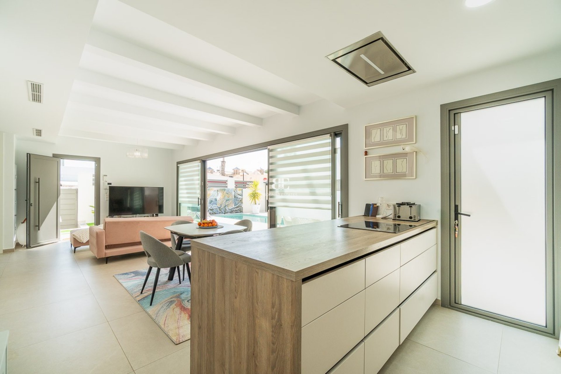 Resale - Villa -
Orihuela Costa - Villamartin Golf