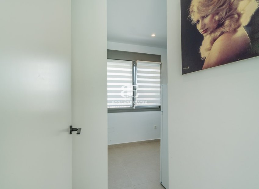 Resale - Villa -
Orihuela Costa - Villamartin Golf