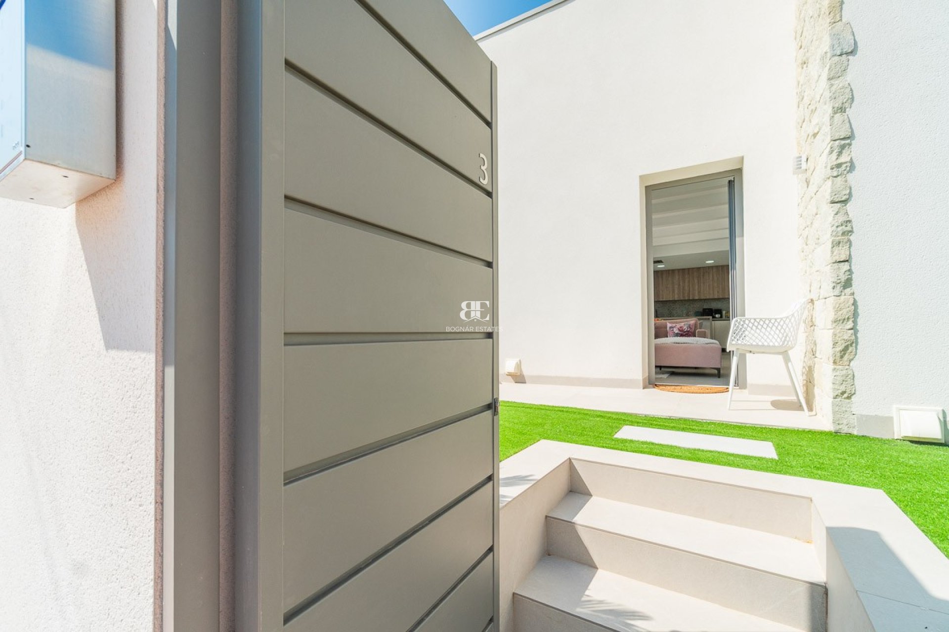 Resale - Villa -
Orihuela Costa - Villamartin Golf