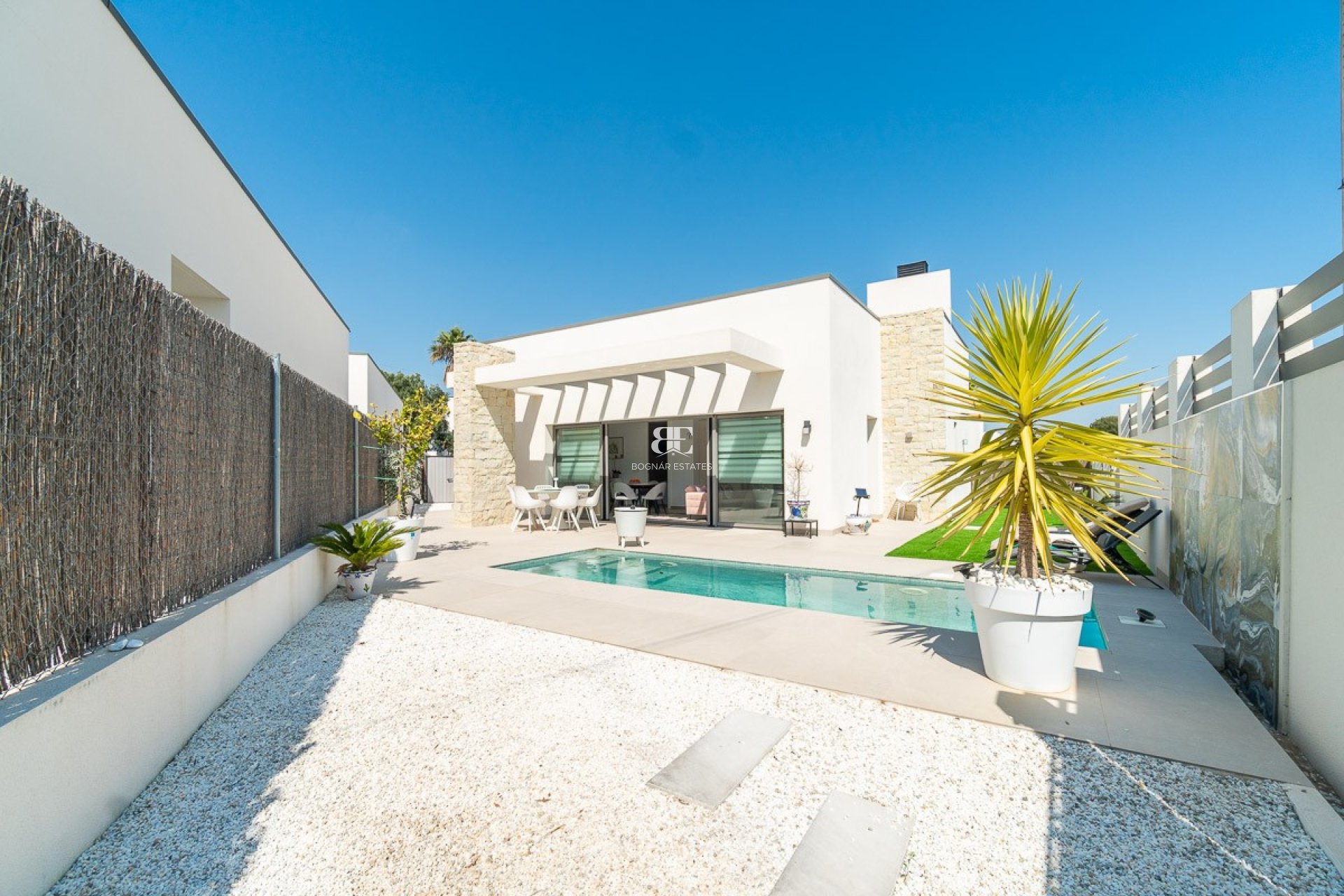 Resale - Villa -
Orihuela Costa - Villamartin Golf