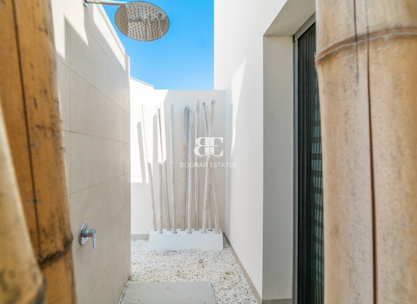 Resale - Villa -
Orihuela Costa - Villamartin Golf
