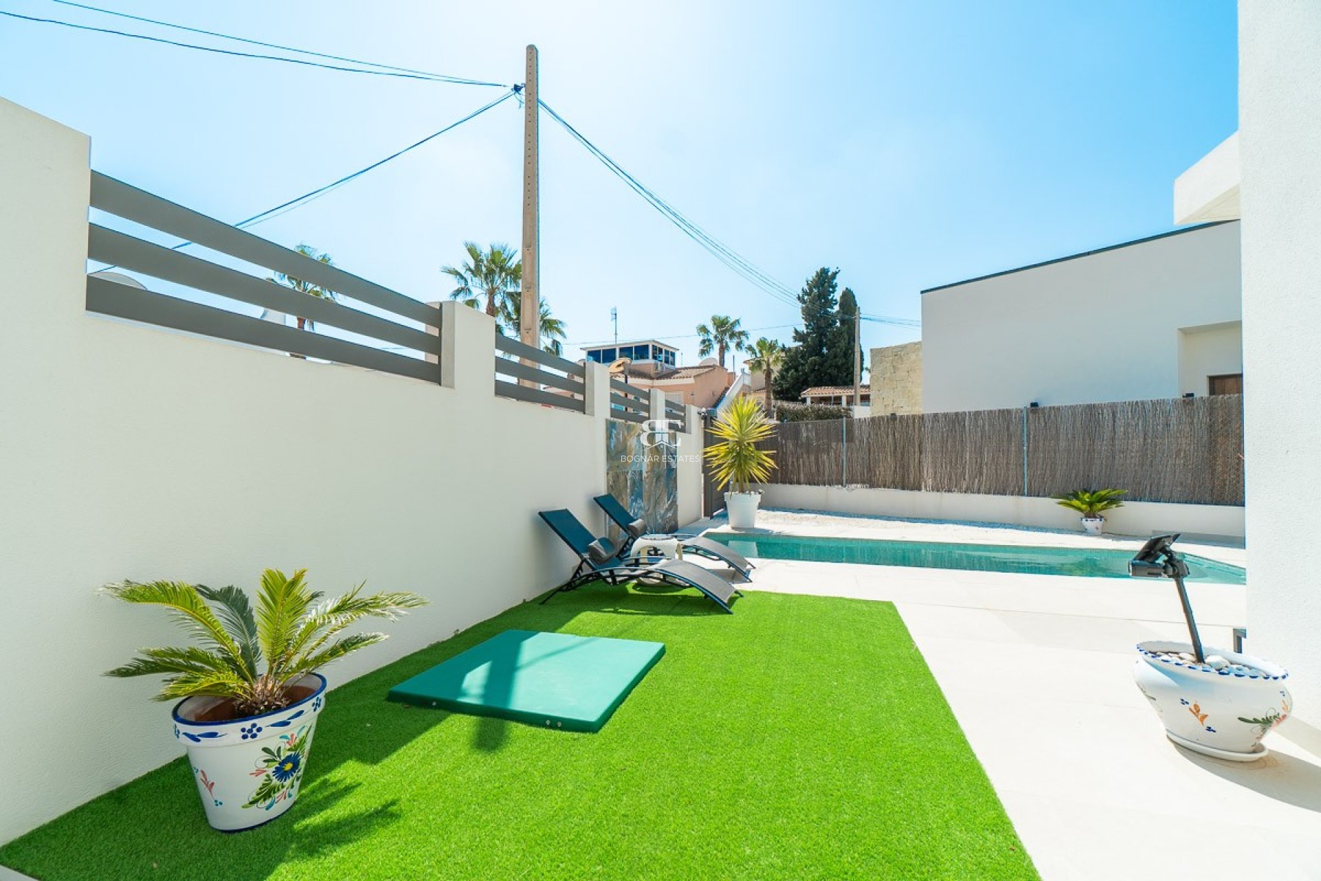 Resale - Villa -
Orihuela Costa - Villamartin Golf