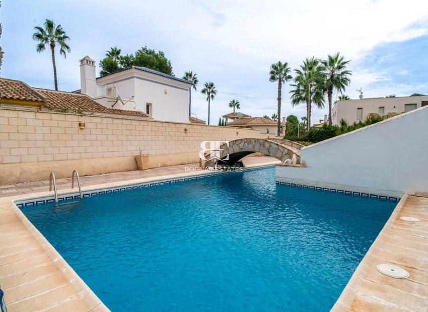 Resale - Villa -
Orihuela Costa - Villamartín