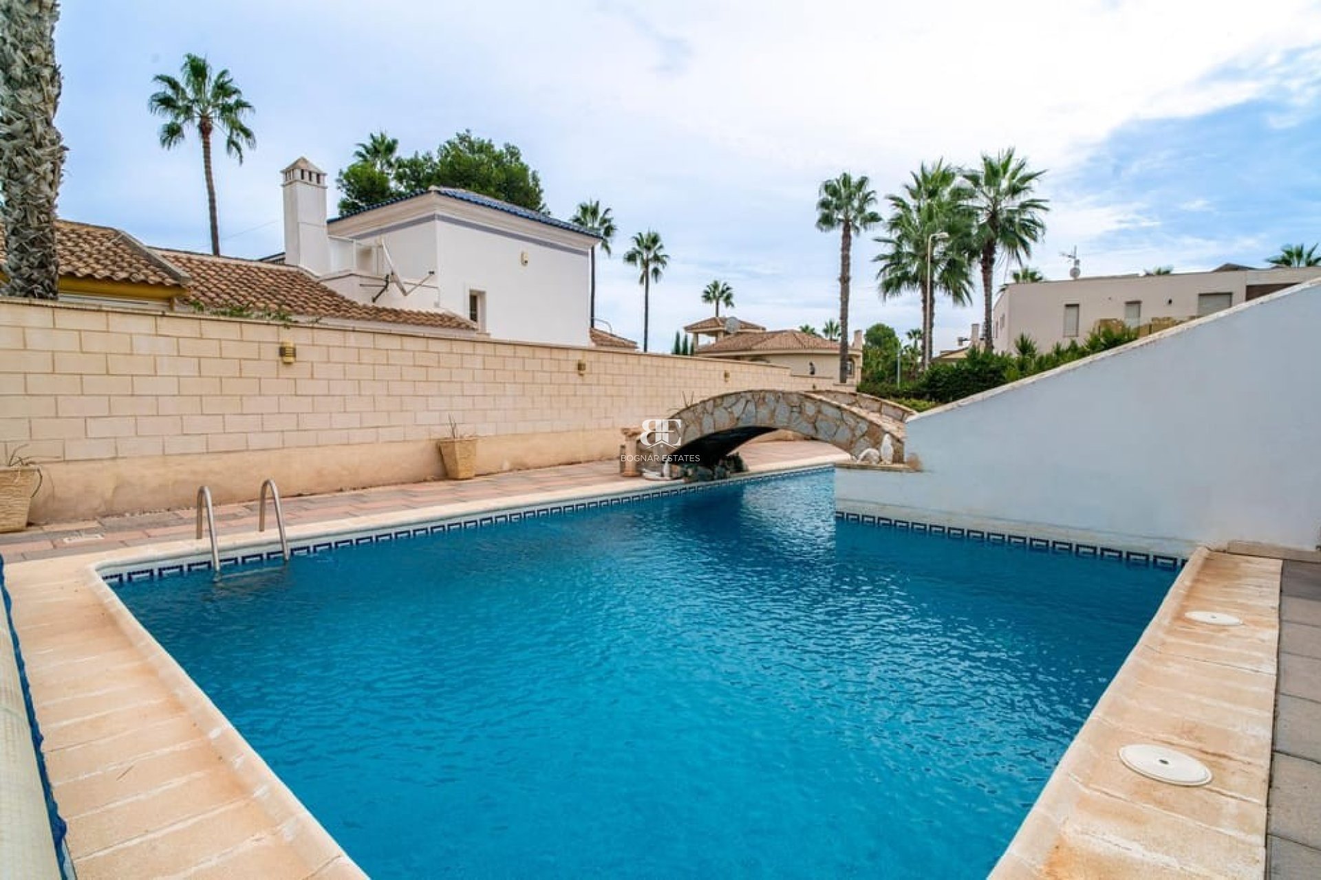 Resale - Villa -
Orihuela Costa - Villamartín