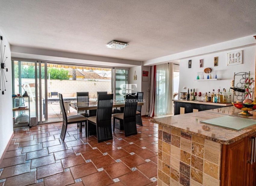 Resale - Villa -
Orihuela Costa - Villamartín
