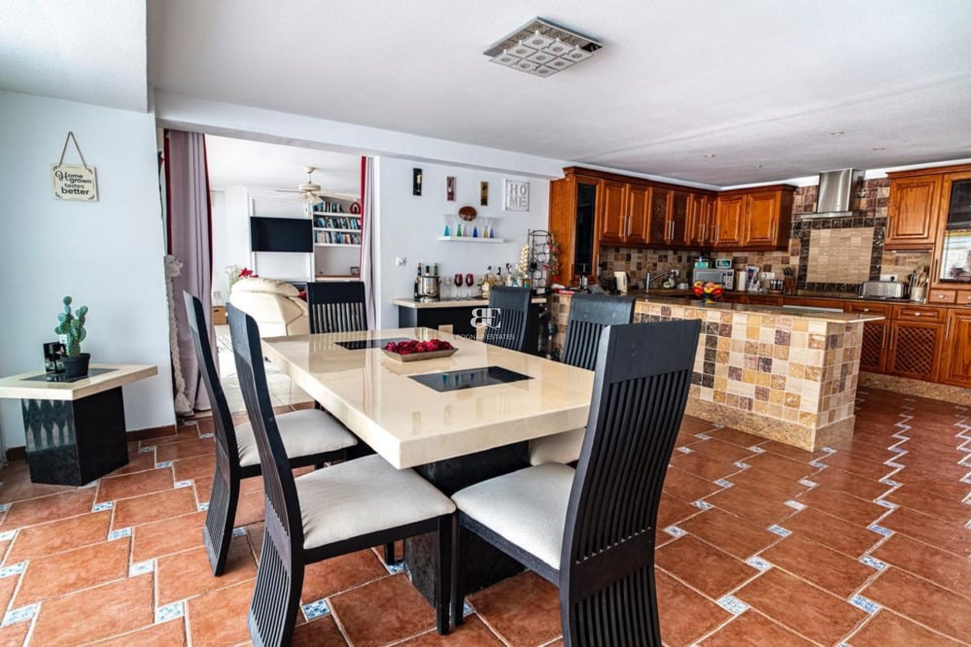 Resale - Villa -
Orihuela Costa - Villamartín