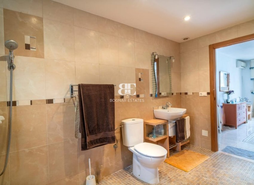 Resale - Villa -
Orihuela Costa - Villamartín