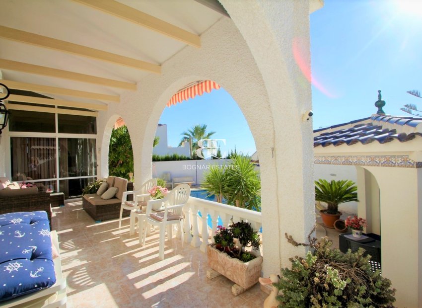 Resale - Villa -
Orihuela Costa - Villamartín