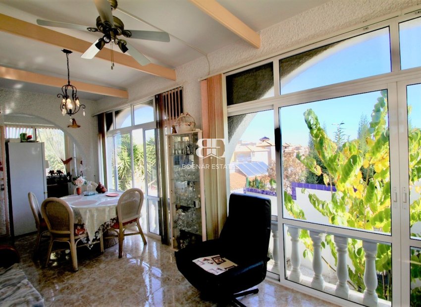 Resale - Villa -
Orihuela Costa - Villamartín