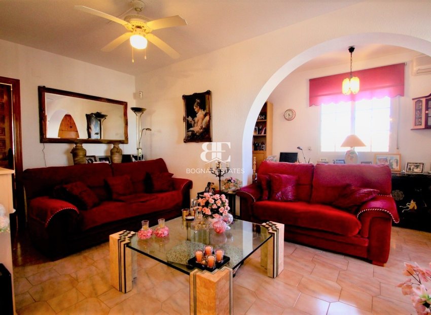 Resale - Villa -
Orihuela Costa - Villamartín