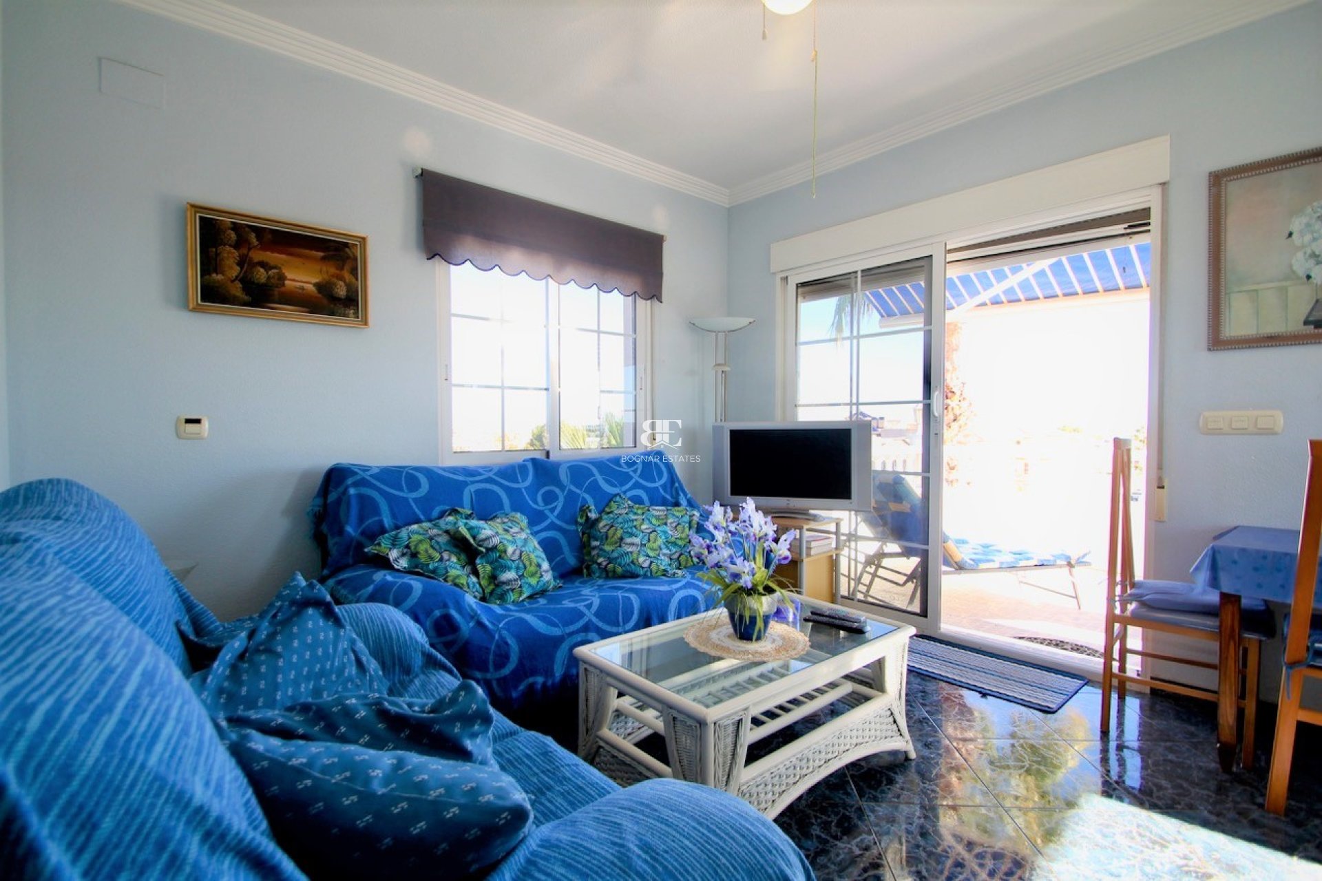 Resale - Villa -
Orihuela Costa - Villamartín