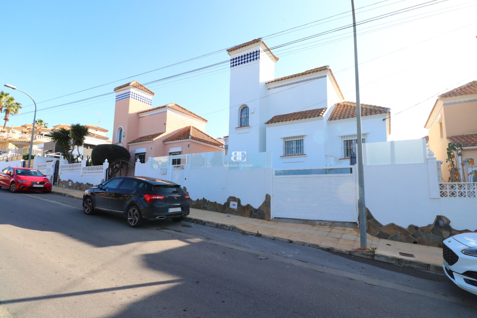 Resale - Villa -
Orihuela Costa - Villamartín