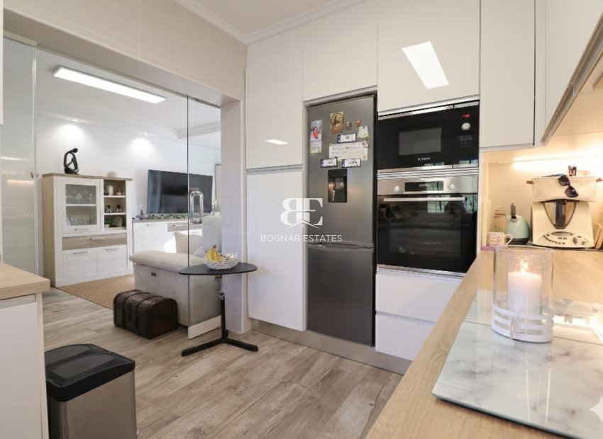 Resale - Villa -
Orihuela Costa - Villamartín