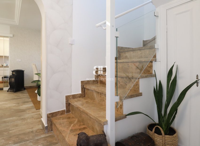 Resale - Villa -
Orihuela Costa - Villamartín