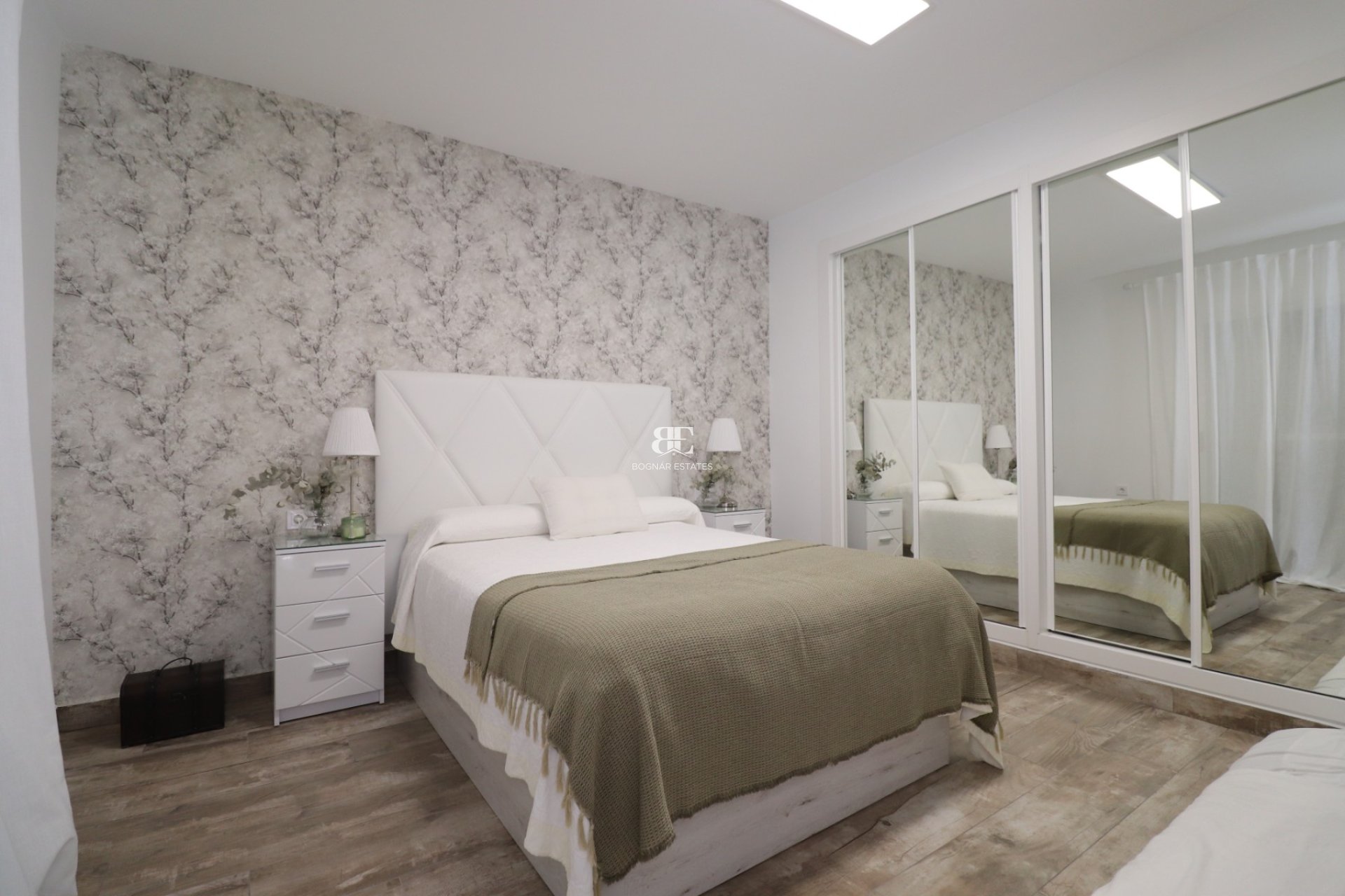 Resale - Villa -
Orihuela Costa - Villamartín