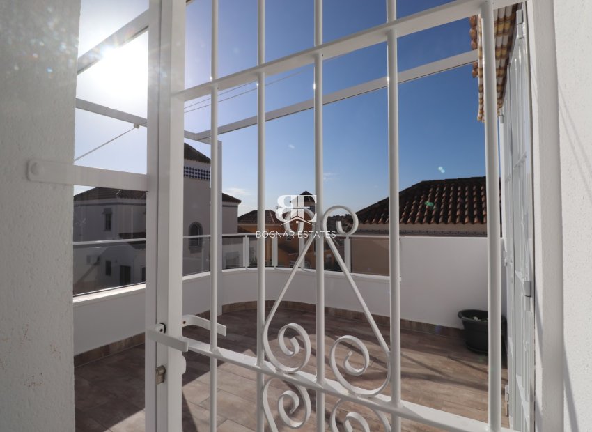 Resale - Villa -
Orihuela Costa - Villamartín