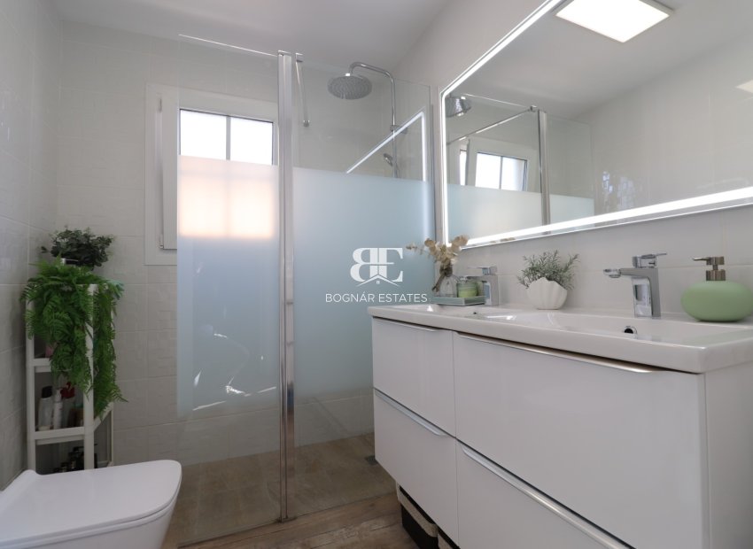 Resale - Villa -
Orihuela Costa - Villamartín