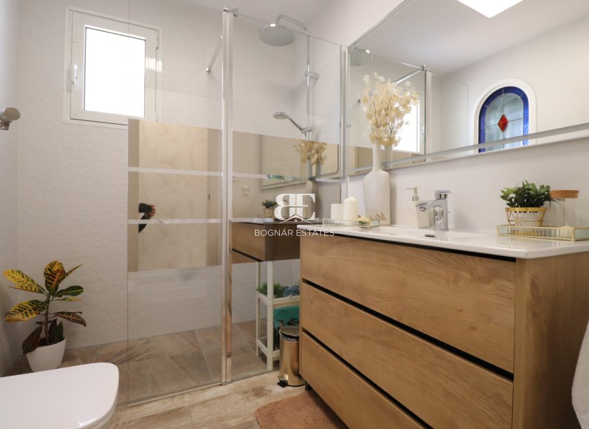 Resale - Villa -
Orihuela Costa - Villamartín