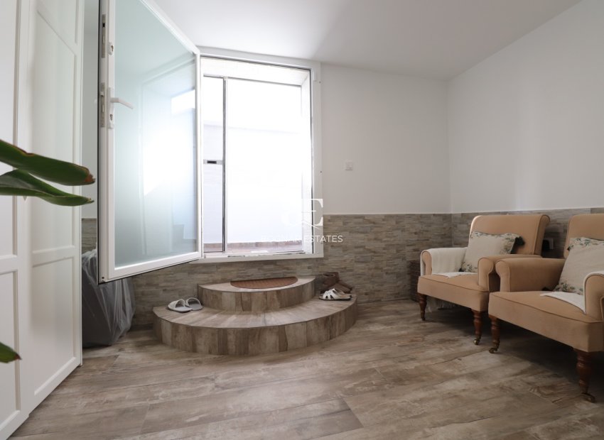 Resale - Villa -
Orihuela Costa - Villamartín