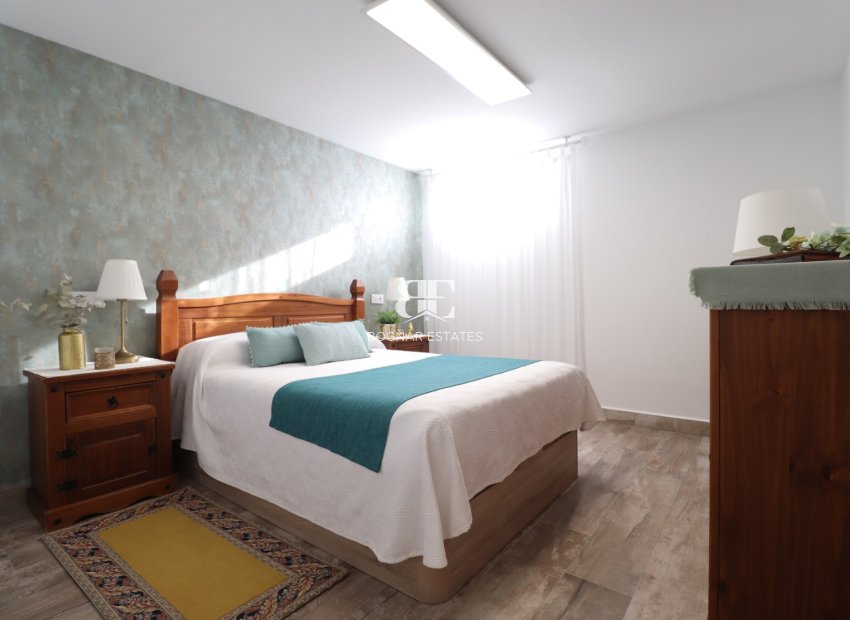 Resale - Villa -
Orihuela Costa - Villamartín