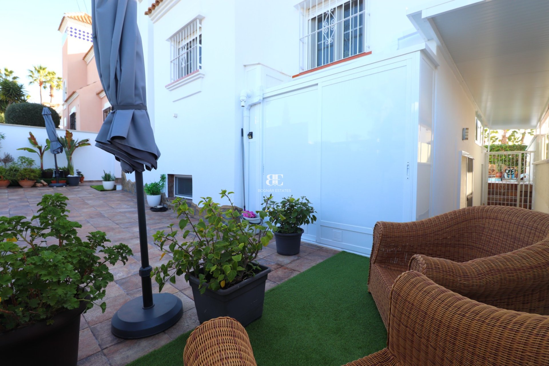 Resale - Villa -
Orihuela Costa - Villamartín