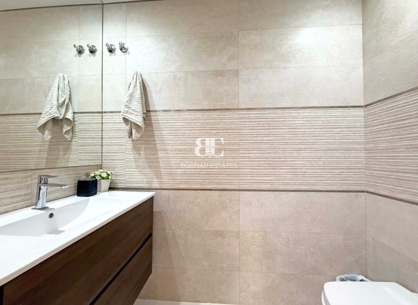 Resale - Villa -
Orihuela Costa - Villamartín