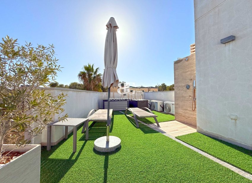 Resale - Villa -
Orihuela Costa - Villamartín