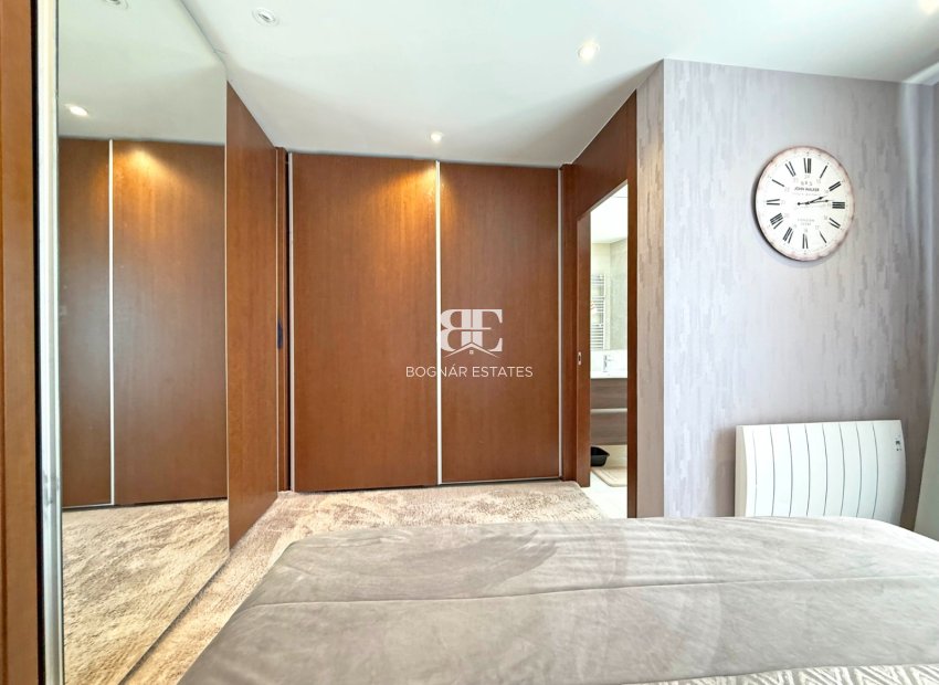 Resale - Villa -
Orihuela Costa - Villamartín