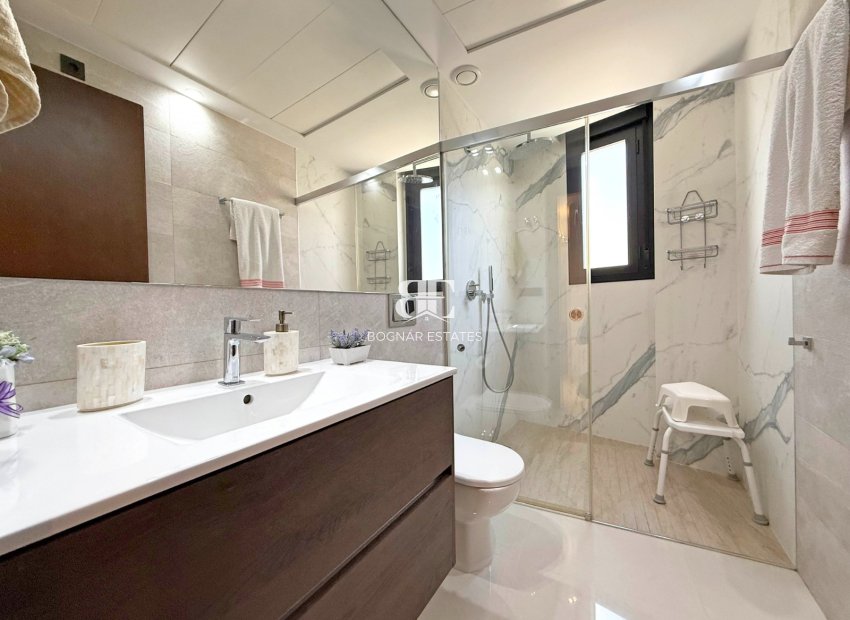 Resale - Villa -
Orihuela Costa - Villamartín