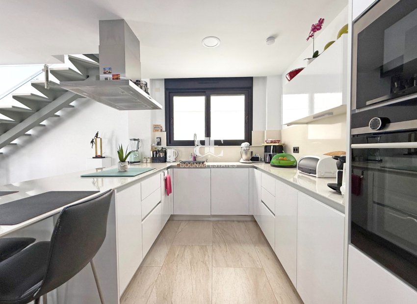 Resale - Villa -
Orihuela Costa - Villamartín