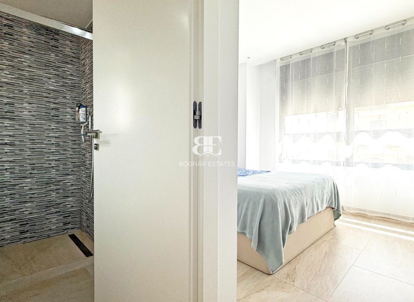 Resale - Villa -
Orihuela Costa - Villamartín