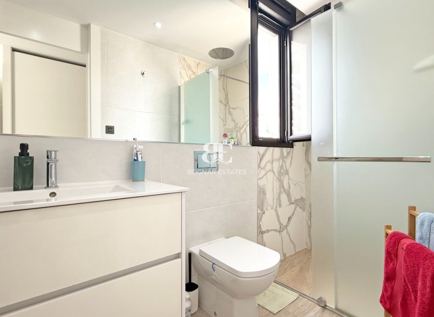 Resale - Villa -
Orihuela Costa - Villamartín