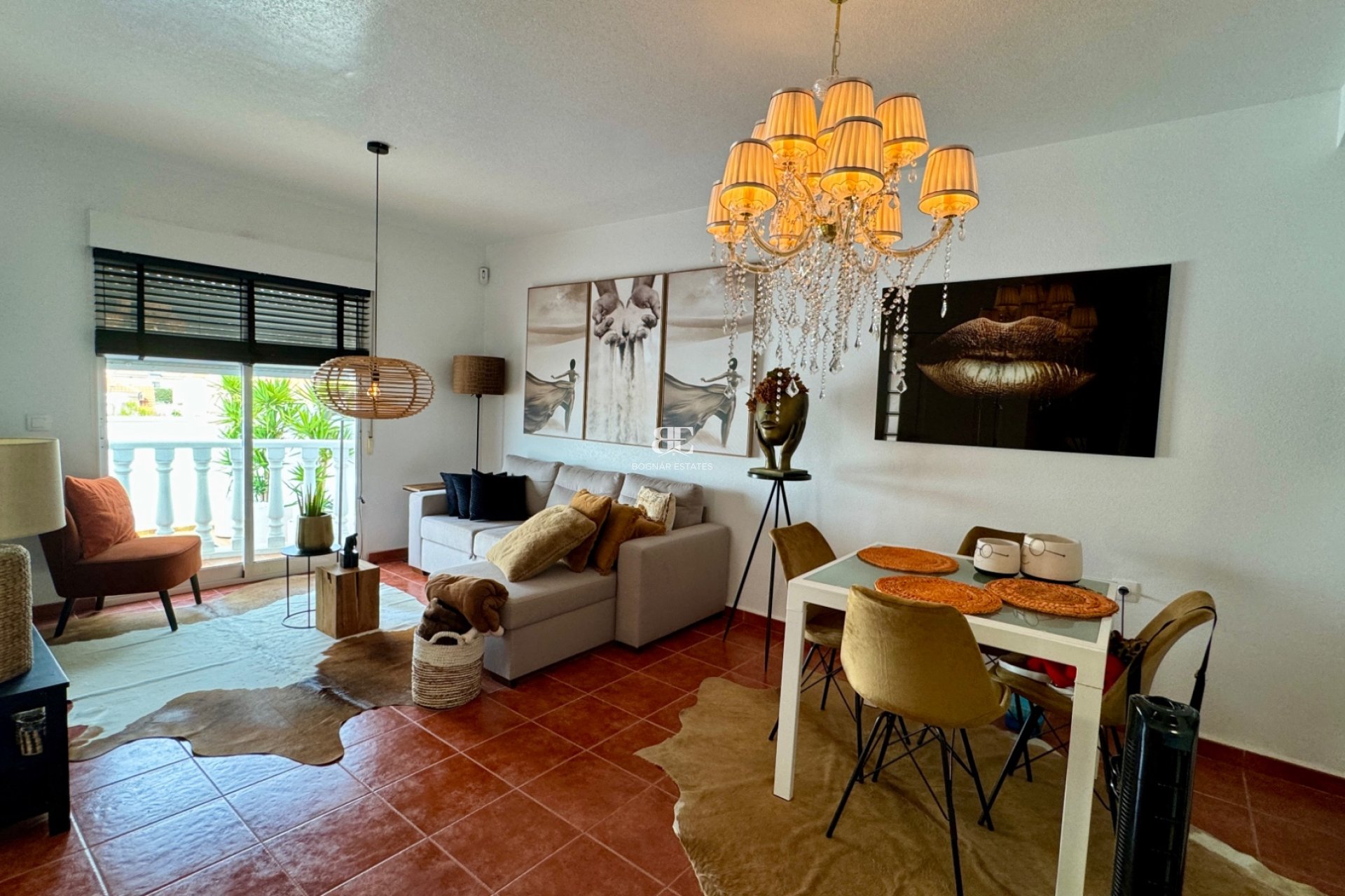 Resale - Villa -
Orihuela Costa - Villamartín