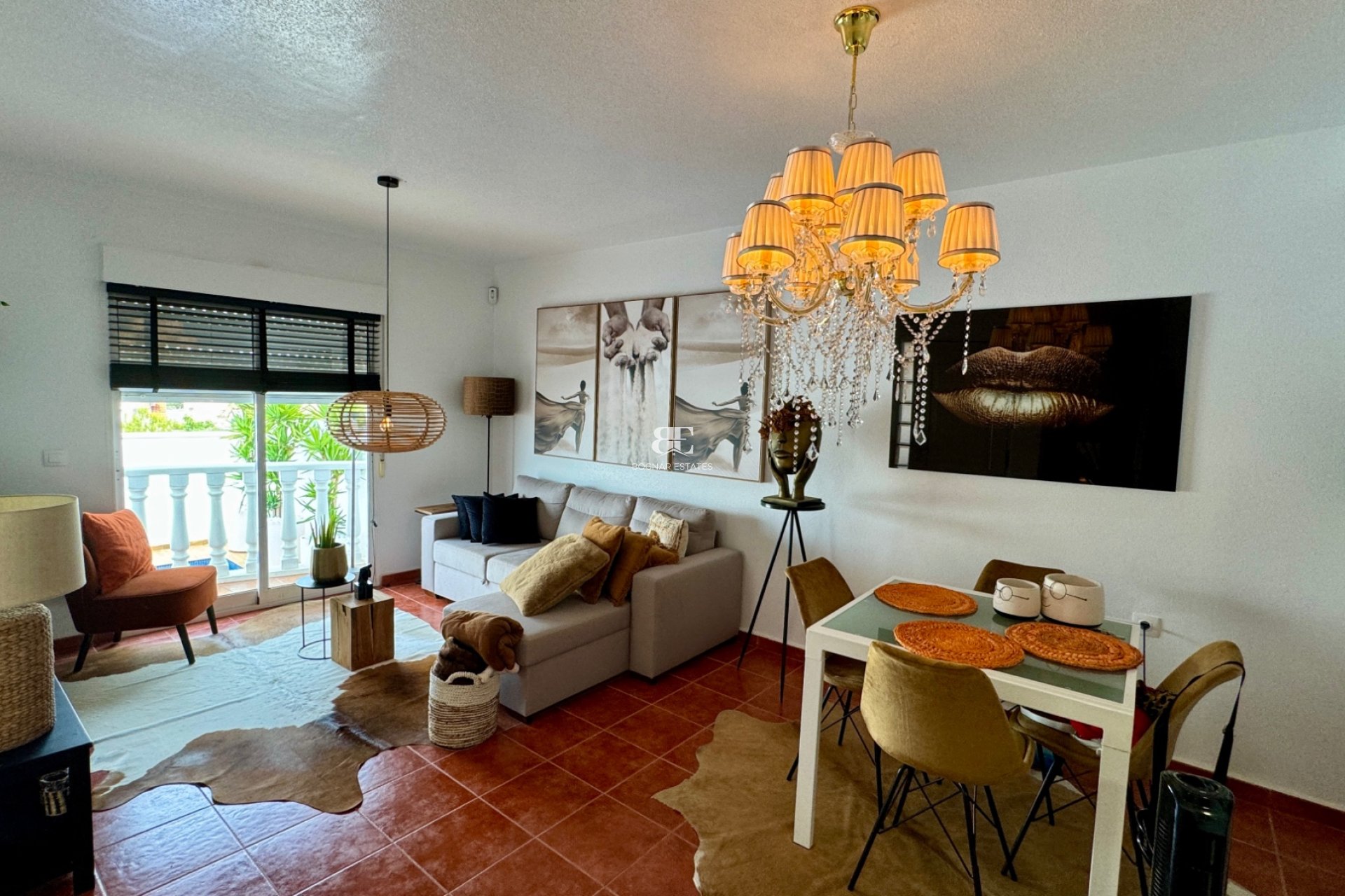 Resale - Villa -
Orihuela Costa - Villamartín