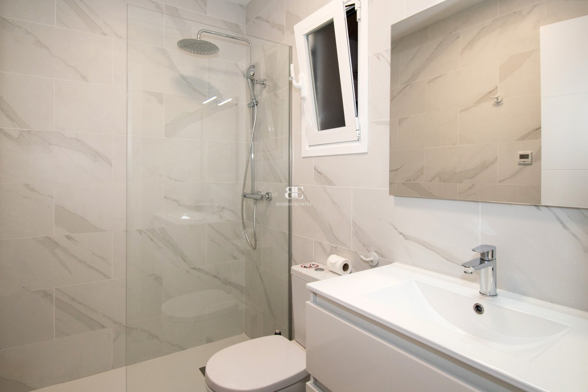 Resale - Villa -
Orihuela Costa - Villamartín