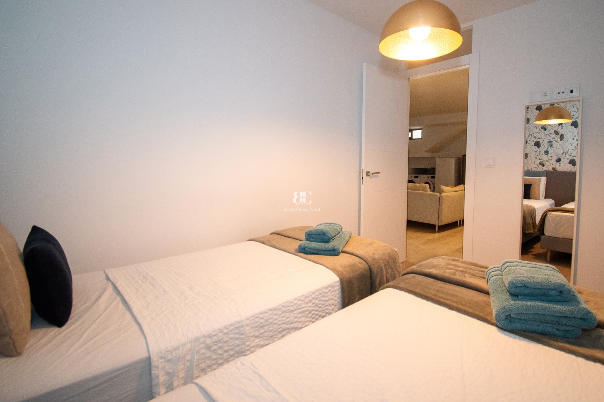 Resale - Villa -
Orihuela Costa - Villamartín