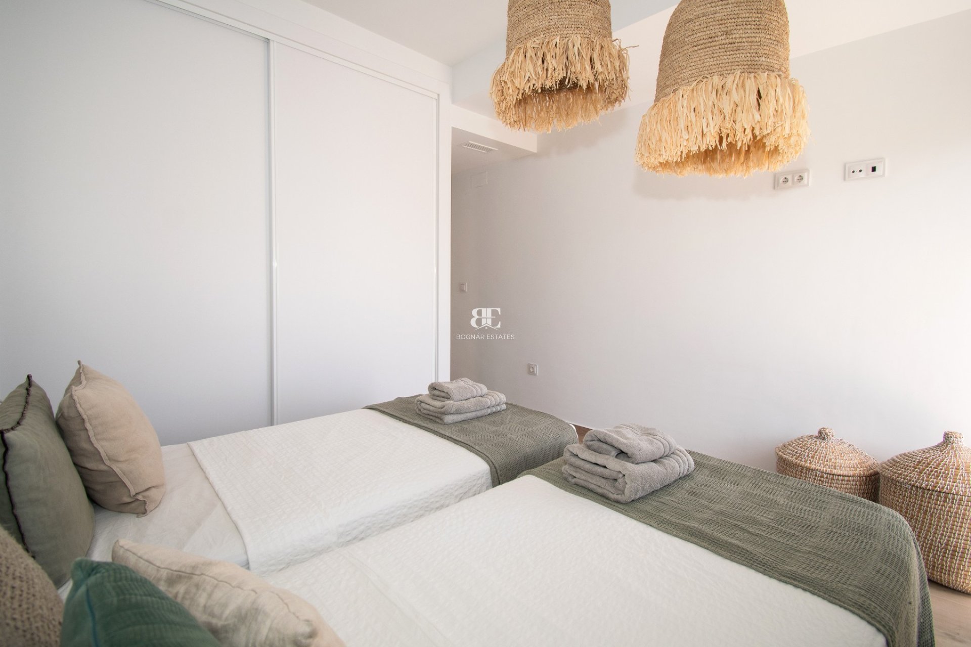 Resale - Villa -
Orihuela Costa - Villamartín