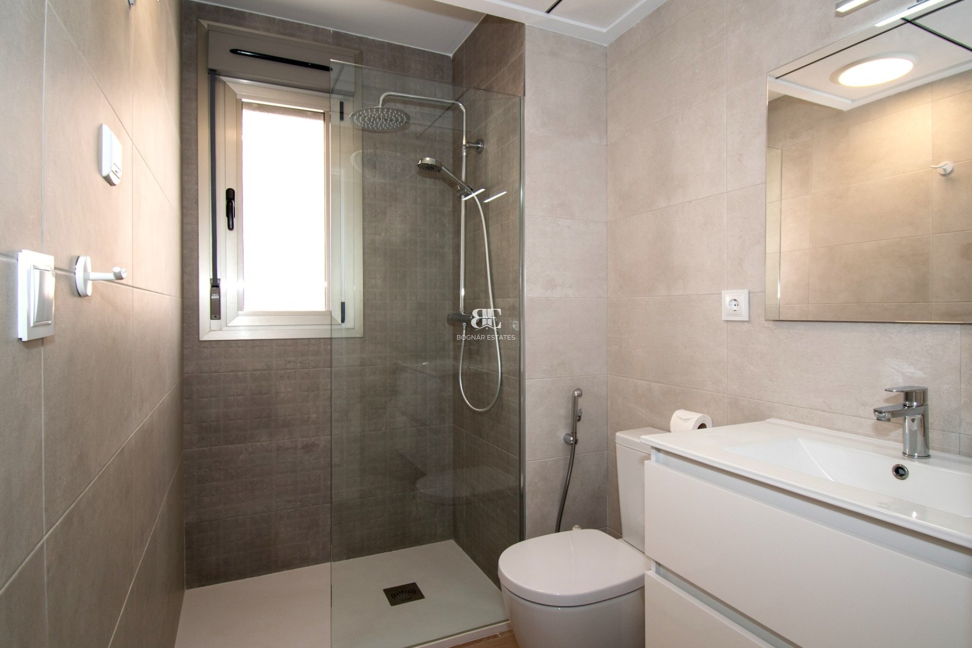 Resale - Villa -
Orihuela Costa - Villamartín